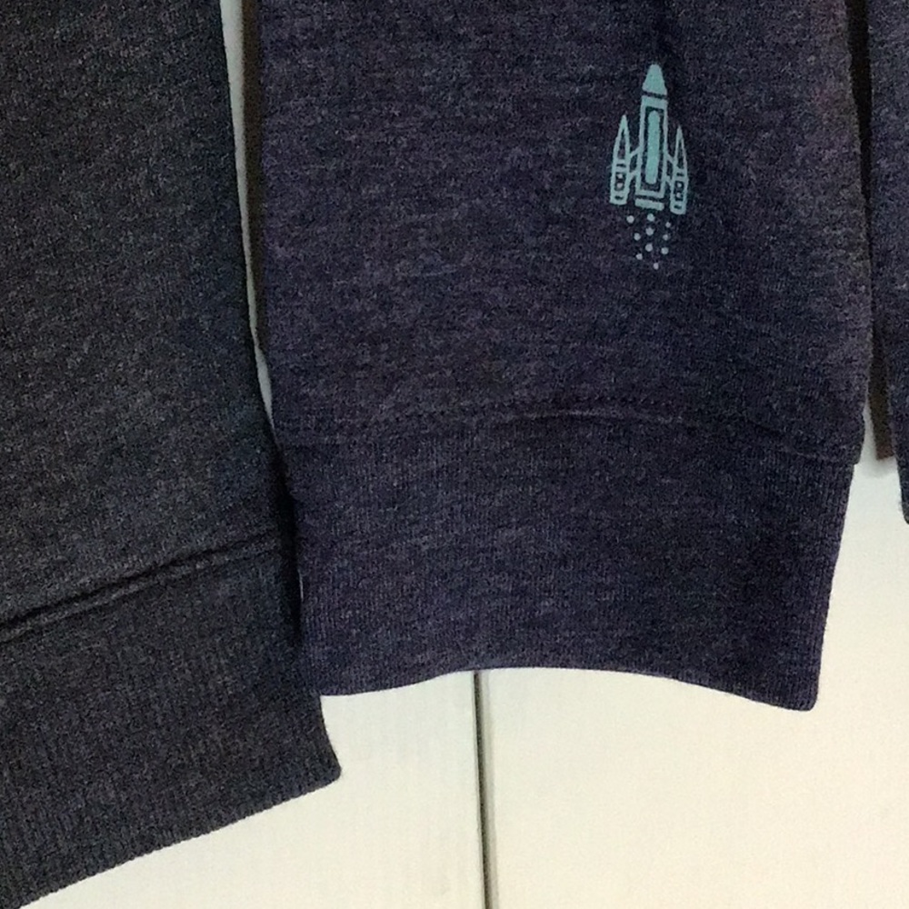 BOYS 2 - Tshirts 1- XXL Husky Out of this world & 1- XXL. Long sleeves Cat&Jack - Picture 4 of 5
